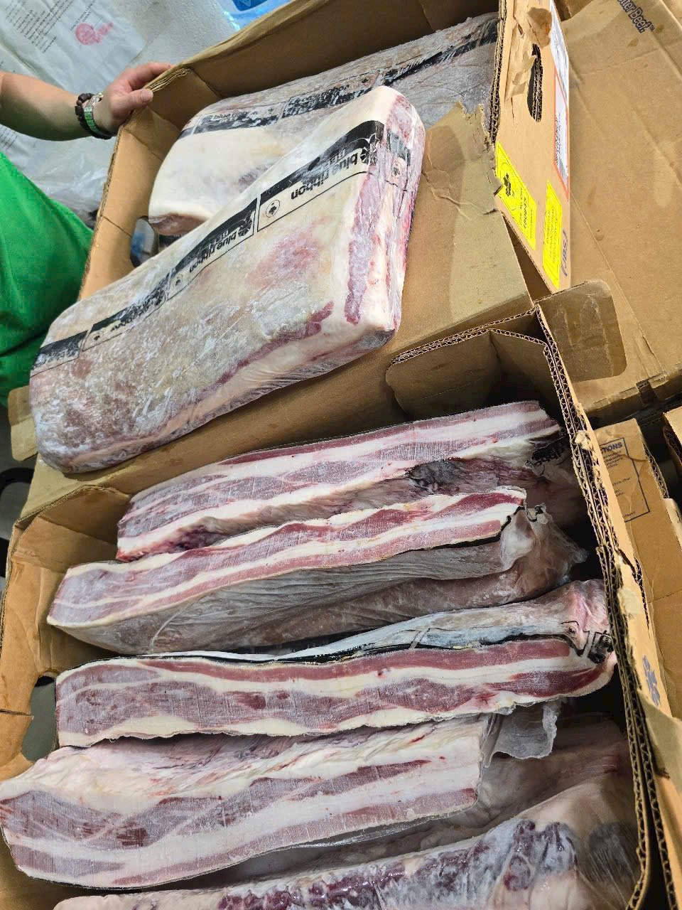 Ba chỉ bò đông lạnh nhập khẩu