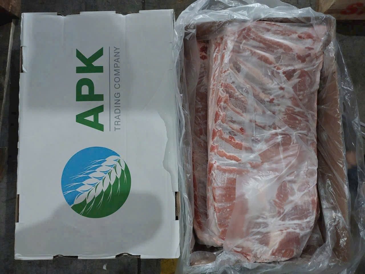 Ba chỉ heo đông lạnh đóng thùng