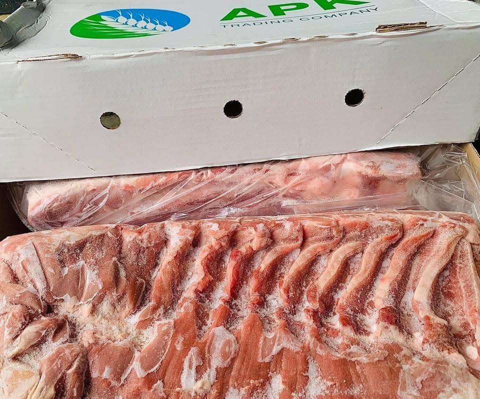 heo đông lạnh nguyên con nhập khẩu