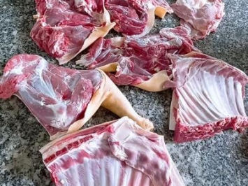 Chuyên bán sỉ thịt dê tươi sống tại Quận 4, TP.HCM